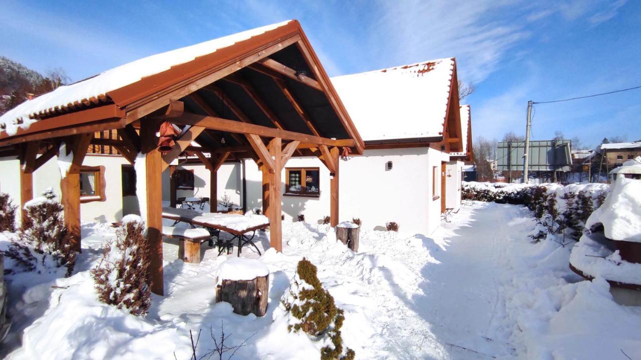Mala Osada Domki Z Jacuzzi Przy Gondoli Щирк Екстериор снимка