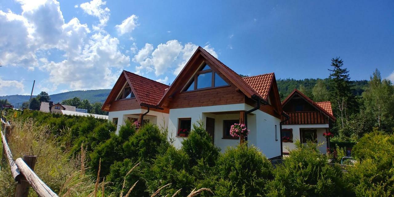 Mala Osada Domki Z Jacuzzi Przy Gondoli Щирк Екстериор снимка